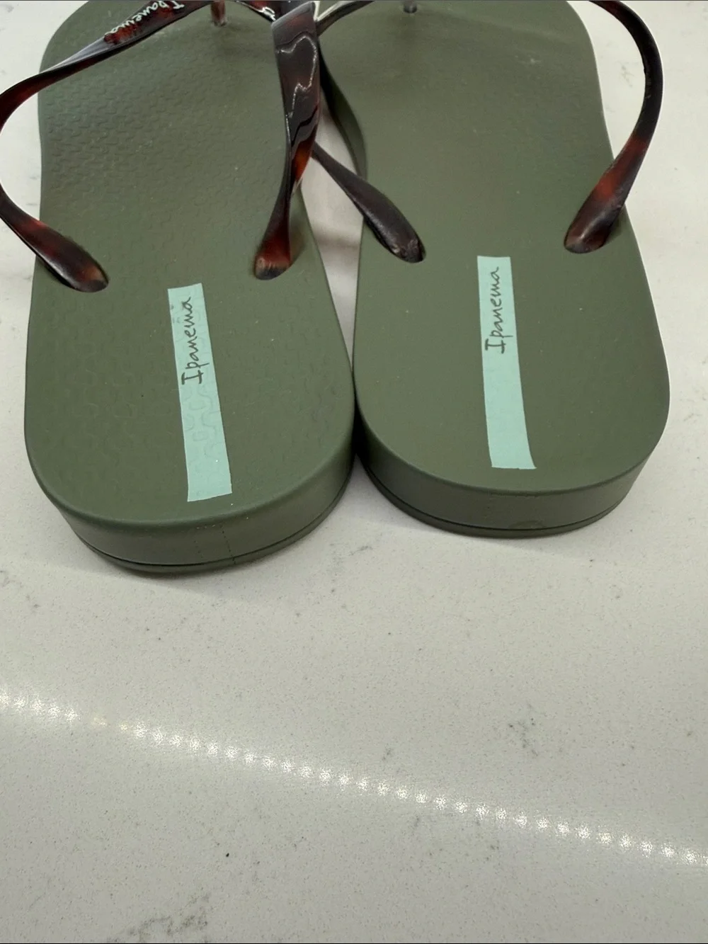 Ipanema Olive Green Flip Flops with Tortoiseshell Straps sz 10
